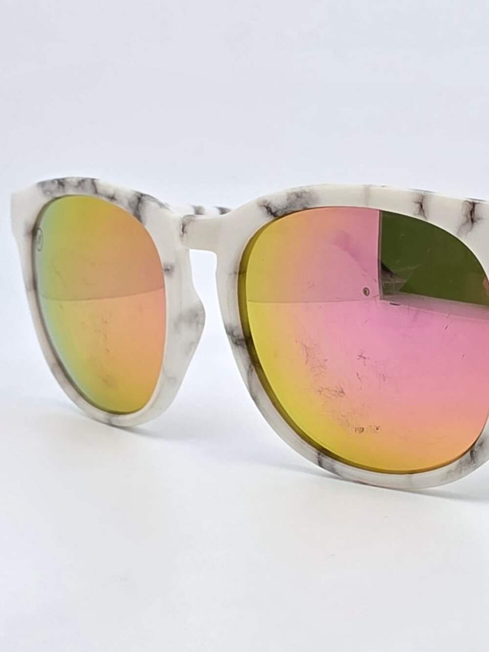 Blenders Alumni Queen White Marble Frame Polarized Pink Mirror Lens Sunglasses